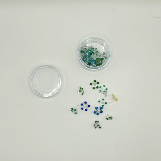 Daisey Glass Beads 20/25 Count