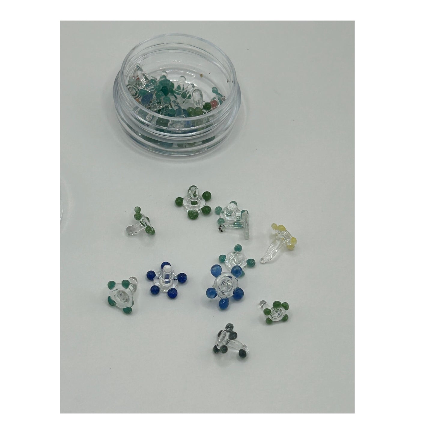 Daisey Glass Beads 20/25 Count