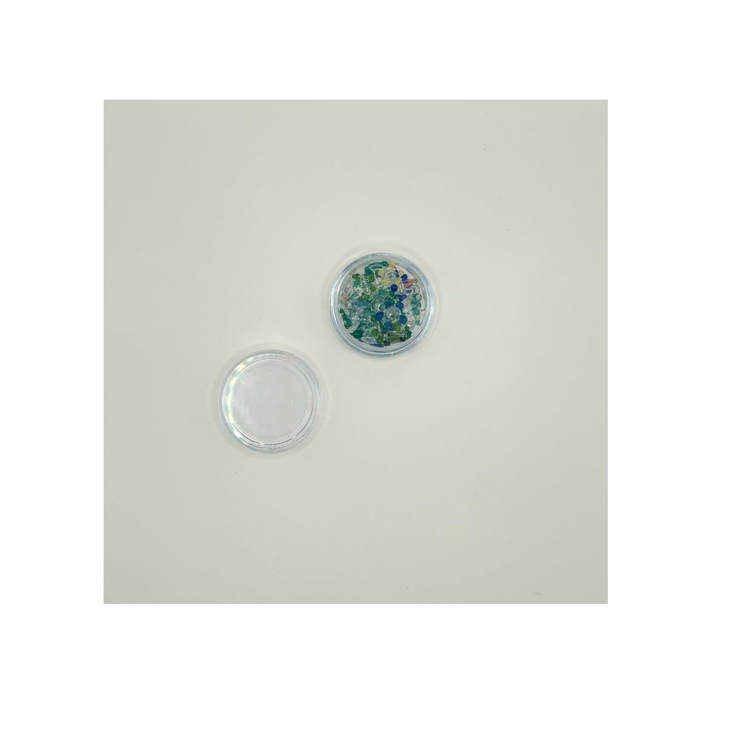 Daisey Glass Beads 20/25 Count